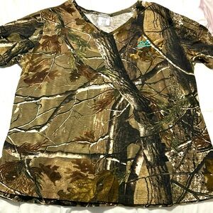 Real tree camo v neck short sleeve shirt size 2XL